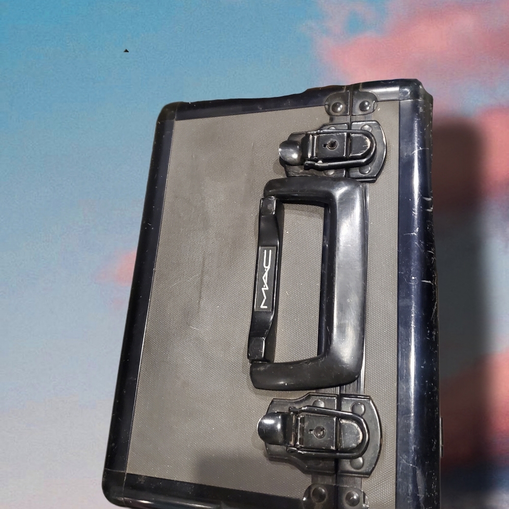 Mac Cosmetics Three Tiered Train Case - image 5